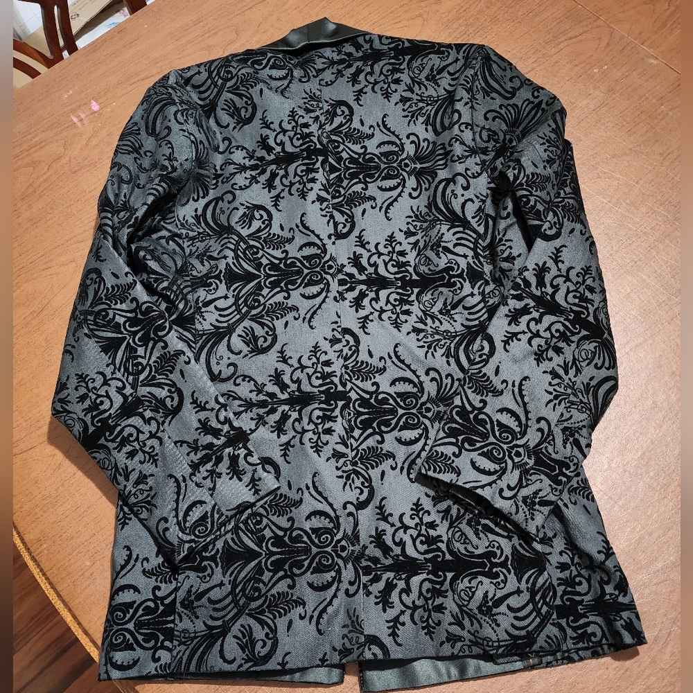 NWOT - Elegant Black and Gray Floral Blazer - Picture 8 of 9